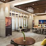 Renaissance Midtown Hotel 4*