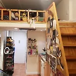 Charming Duplex Studio Apartment In Chelsea