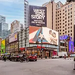 West 30th Street Hostel *