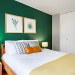 1br Nr Times Sq W Indoor Rooftop Gym Nyc-141