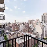 Ues Studio W Balcony Gym Doorman Nyc-89