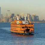 Private Bedroom Near The Free Ferry Boat! * New York