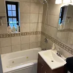 Renovated Jacuzzi Tub Nyc-lga-jfk Washer-dryer