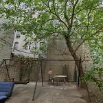 Williamsburg Private With Garden *