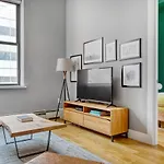 Tribeca 1br W Gym Doorman Roof Deck Nyc-54