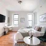 Sophisticated Studio Apartment In Nyc