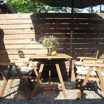 Perfectly Located Modern 2Br W Priv Backyard