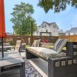 Rockaway 3 Bedroom Suite By The Sea.