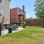 Rockaway 3 Bedroom Suite By The Sea.