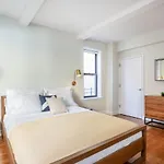 Ues 2br Windoor Pool Doorman Views Nyc-243 Apartment