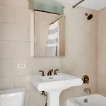 Apartment Midtown E 1br W Gym Doorman Nyc-17 *