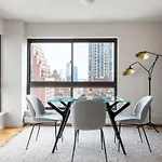 Midtown E 2Br W Doorman Wd Nr Central Park Nyc-440