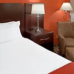 Holiday Inn Express Maspeth By Ihg