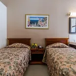 Americana Hotel 2*