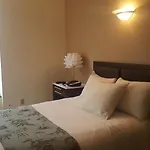 Americana Hotel 2*