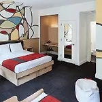 Pod 51 Hotel 3*