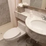 The At Fifth Avenue Hotel 3*