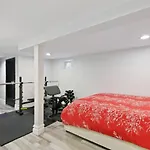 Private Hot Tub-private Gated Sailor Moon House In Williamsburg W Gym