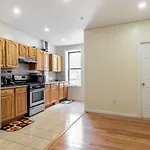 Montgomery Street Guest House