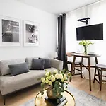 Beautiful 2bd With A Gym Near Times Square Apartment New York