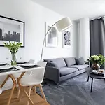 Beautiful 2Bd Apartment Near Times Square