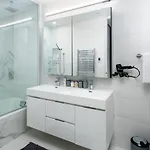 Apartment Chic And Spacious 2bd With Washer And Dryer In Unit