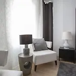 Modern 2bd In Midtown With Washer And Dryer In-unit New York