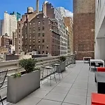 Beautiful 2Bd Near Times Square With Doorman And Gym
