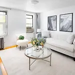 Stylish One-Bedroom With In-Unit Laundry In East Village