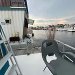 Unique Design Houseboat Stay In Rockaway Beach Queens New York