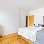 Montgomery Street Guest House