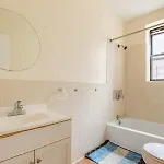 Guest house Montgomery Street New York