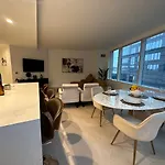 Walking Distance From Central Park Luxury Apartment