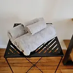 Spectacular Studio Close To Times Square!