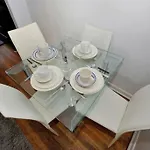2Br Near Central Park!