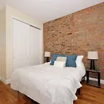 Splendid Studio In Washington Sq Park!