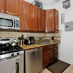 Beautifully Designed Apartment In Upper West Side!