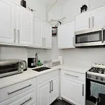 Cozy 1Br Apartment In Upper West Side!