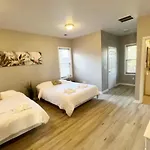 The Comfort Inn Of Woodhaven