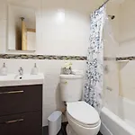 2Br/2Bath In Midtown East