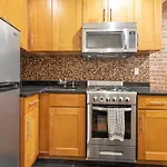 2Br/2Bath In Midtown East