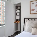 Gorgeous Midtown W 1br W Gym Nr Times Sq Nyc-651 *