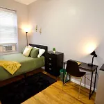 Tuk Ahoy - Emerald 3c With Shared Spaces Apartment New York