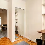 ✪ Large 2 Bedrooms ✪ Queen Beds ✪ Work Stations * New York