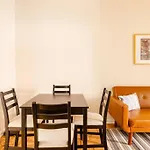 ✪ Large 2 Bedrooms ✪ Queen Beds ✪ Work Stations *