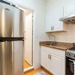 Comfortable With Workstation Apartment