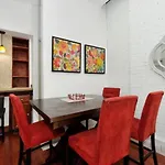 Spacious 1 Bedroom Close To Central Park