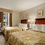 Days By Wyndham Long Island Hotel
