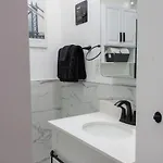 Modern 1br Exclusive Space In Historic Brooklyn Apartment