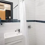 Little Charlie Hotel